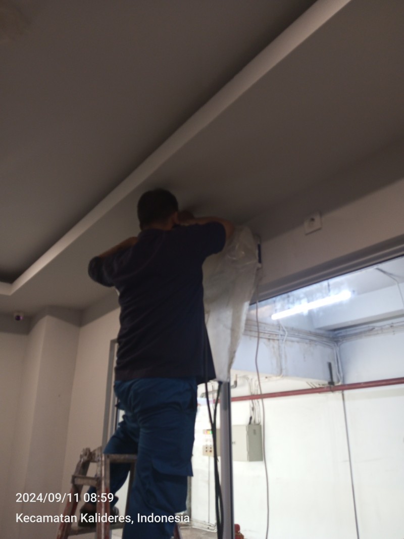 Service AC Tangerang - Cleaning Indoor Unit AC Split Wall